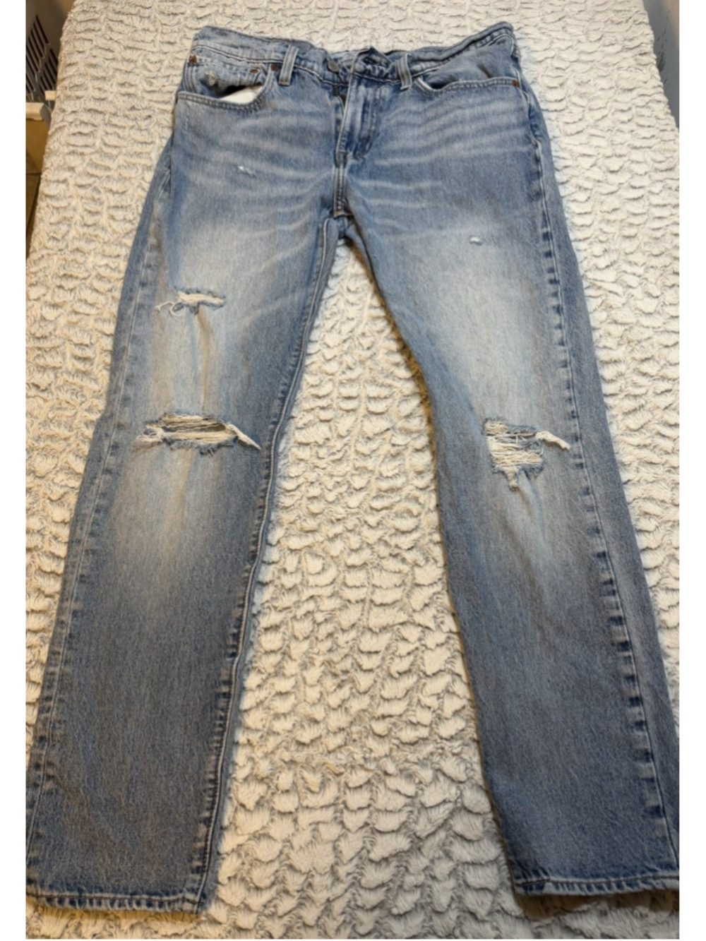 Levi's Premium Men's Light Wash Distressed Blue Straight Denim Jeans Size 32